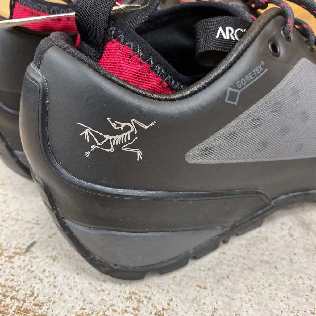 Arc'teryx - Women's Acrux FL GTX Approach Shoes - MSRP $230: Black/Grey/Pink-women-W7