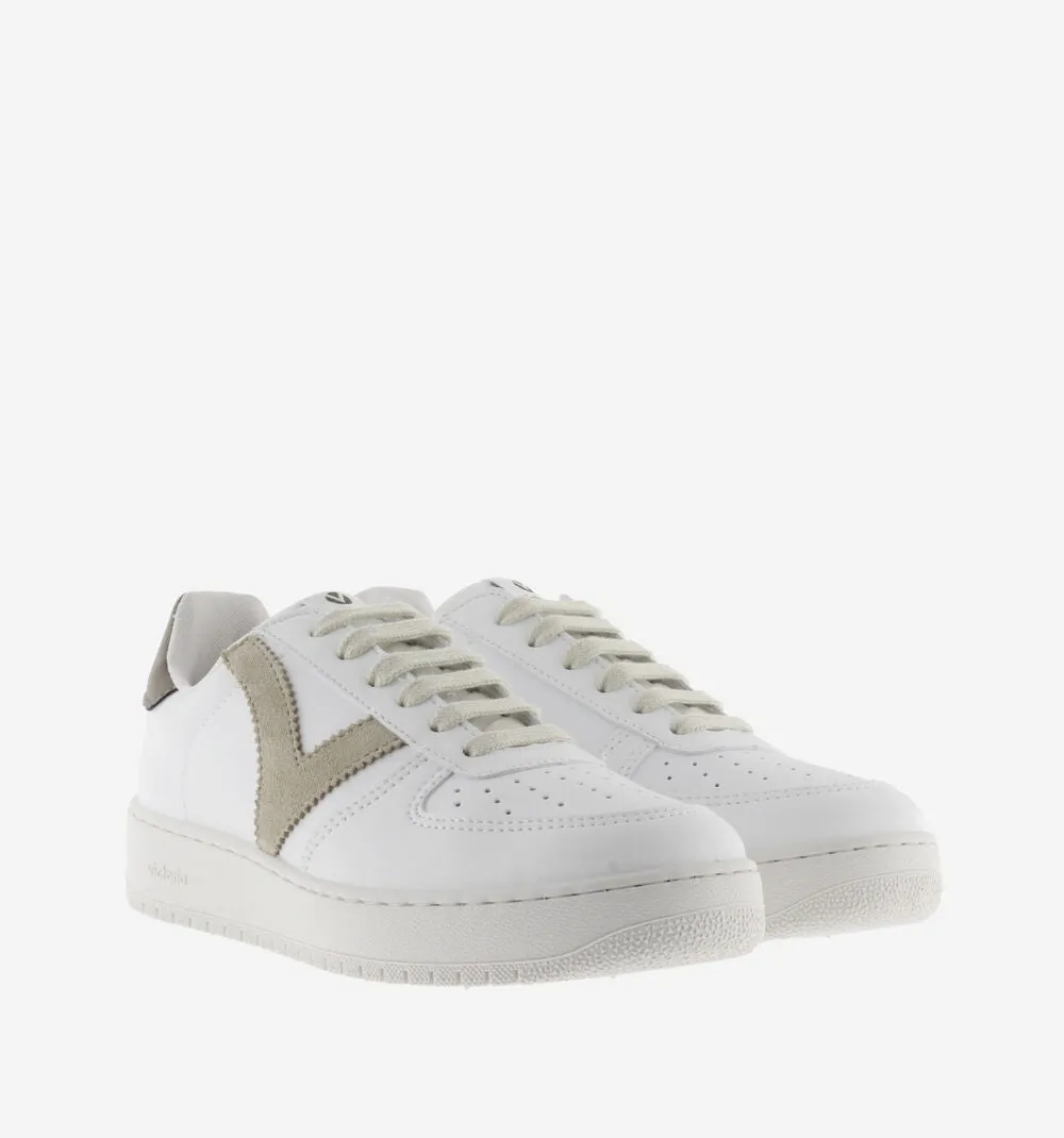 White sneaker with contrast taupe V and heel